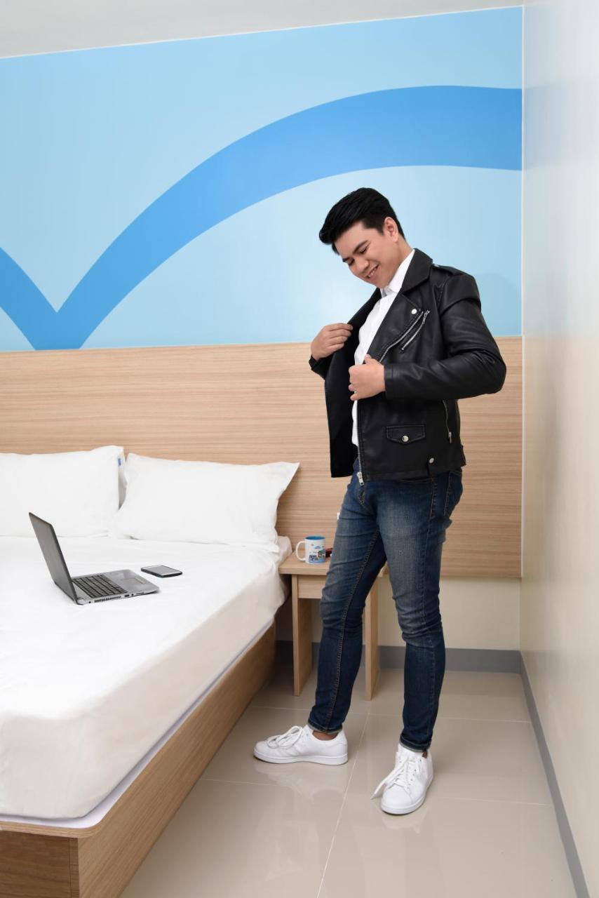 Hop Inn Hotel Tomas Morato Quezon City Exteriör bild