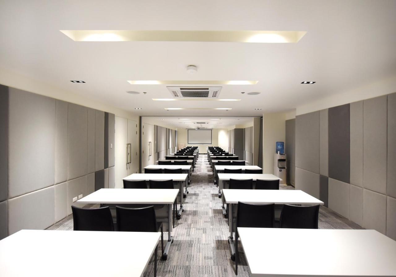 Hop Inn Hotel Tomas Morato Quezon City Exteriör bild
